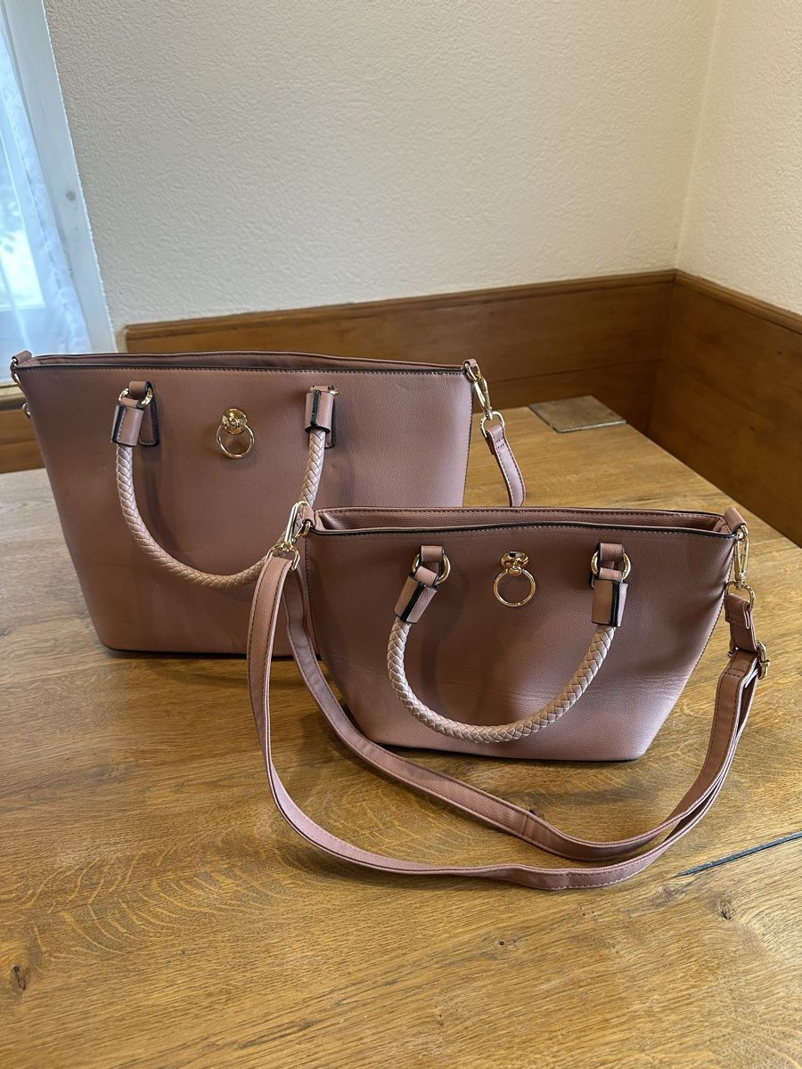 Sacs femmes: Handtasche – D'occasion à Leimiswil par pet_l6tl