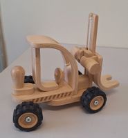 Gabelstapler Holz PlanToys funktional robust stabil 3 Jahren