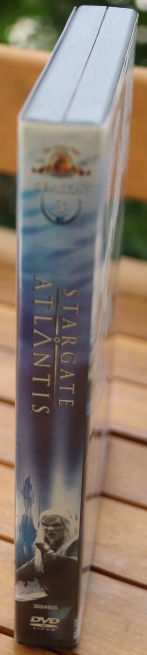 Tutti i DVDs: Stargate Atlantis Season 3 – Usato da Glattfelden venduto da Sirax 3