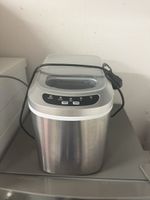 Ice maker