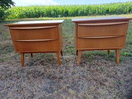 2 Nachttische furniert mit 2 Schubladen 60erJahre vintage