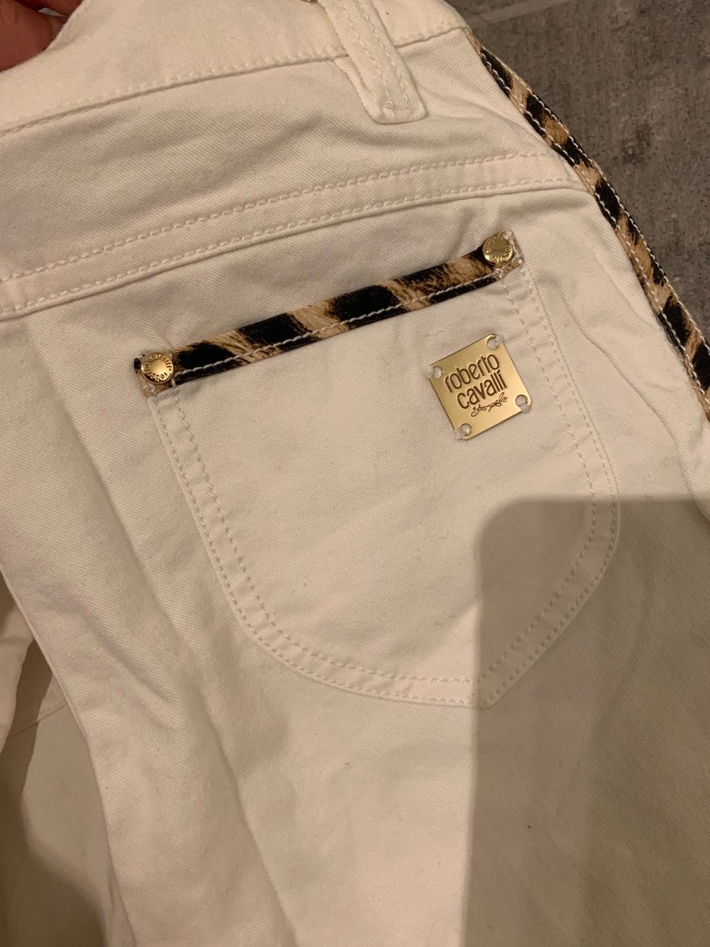 Roberto Cavalli Pantaloni: Hose Roberto Cavalli weise Original – Usato da Zell LU venduto da AliAli24 5