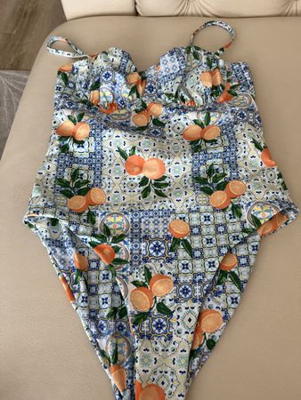 Sommerlicher Badeanzug mit Orangenmuster, Grösse 40🍊