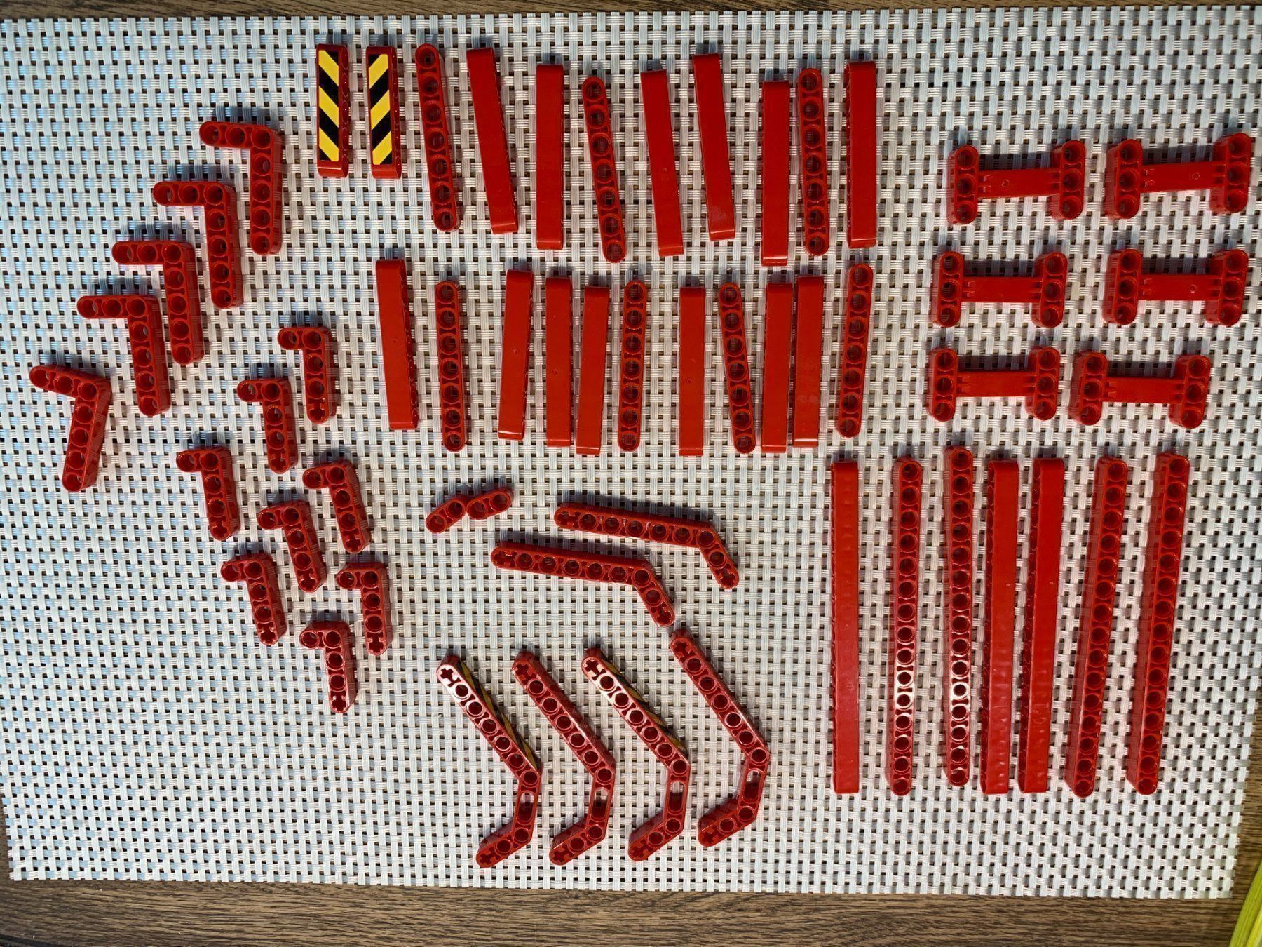 Lego Giocattoli: Lego Technik rote runde Lochbalken 42070 – Usato da Buochs venduto da Techtelmechtel