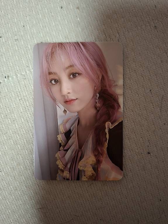 Aliments & Spécialités: Jihyo more and more pc – D'occasion à Alikon par e_w_lt5y