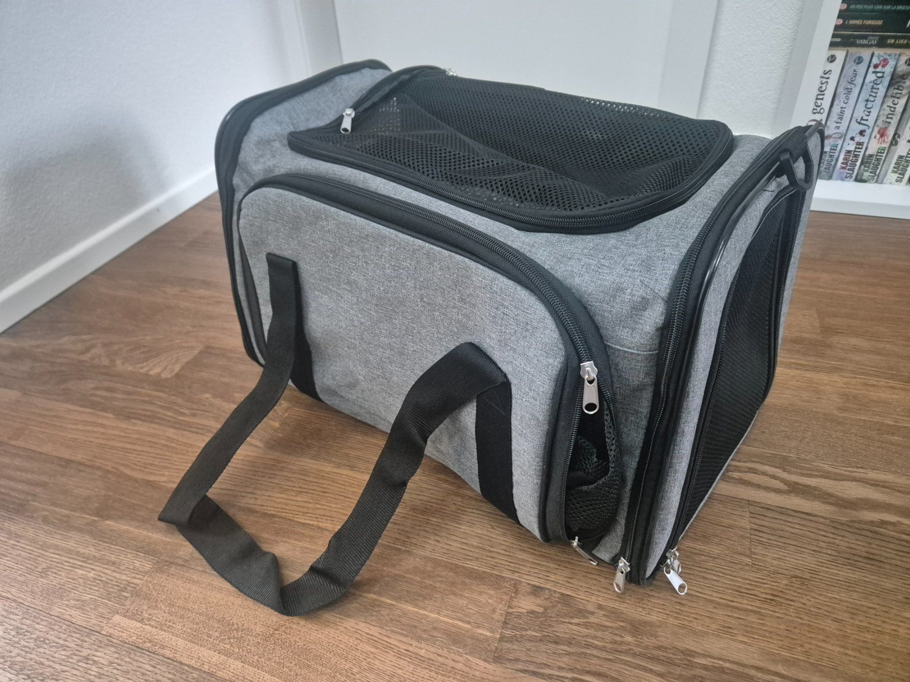 Cucce & Letti: Extensible pet carrier NEW – Nuovo (secondo la descrizione) da Zürich venduto da monadiederich