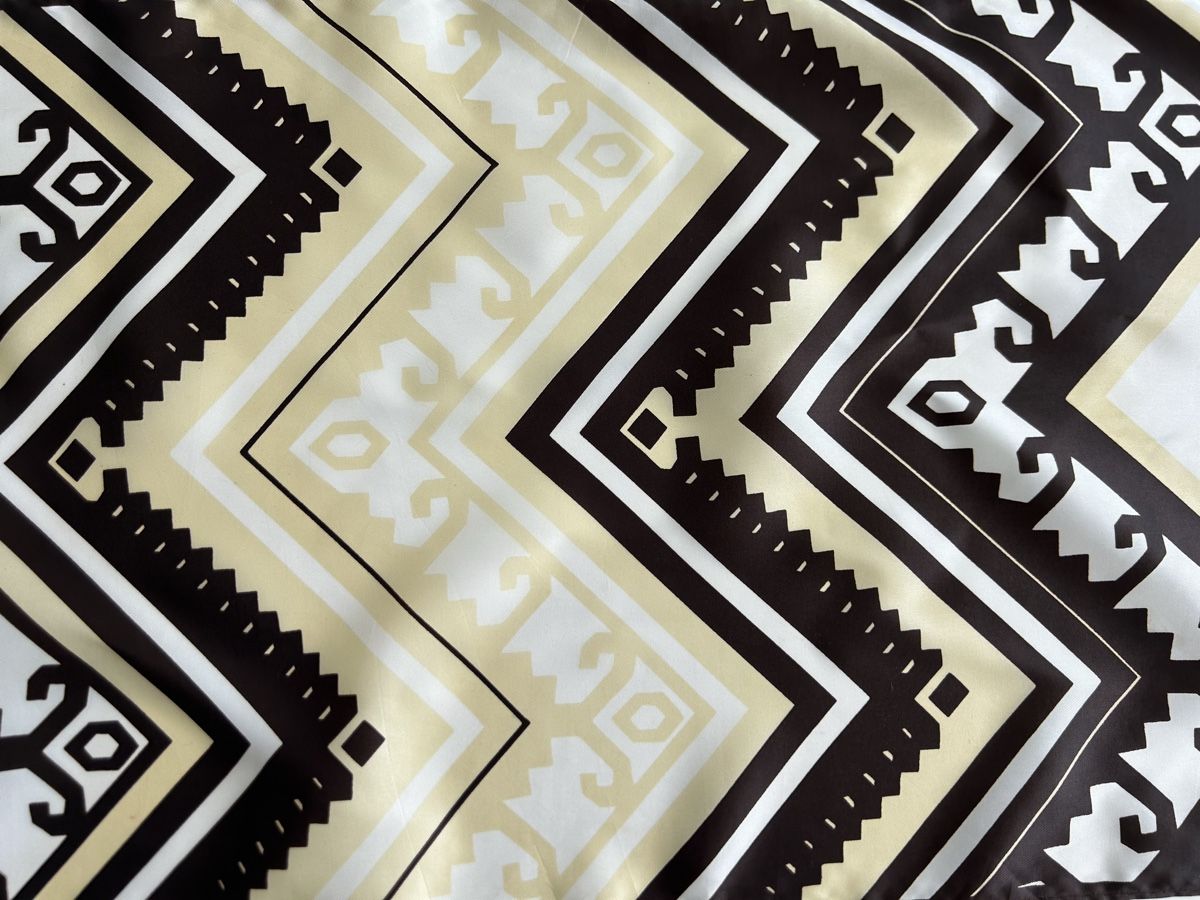 Foulard & Sciarpe: Scarf Patterned Geometric Design Brown Beige White – Nuovo (secondo la descrizione) da Saland venduto da ele_vc96 2
