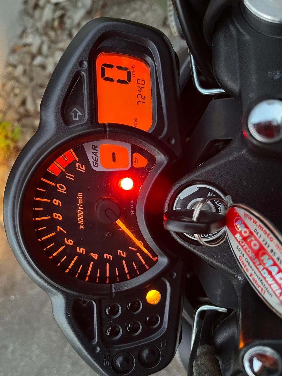 Suzuki Strada: Motorrad Suzuki Gladius – Usato da Kriechenwil venduto da coolmaster5 2