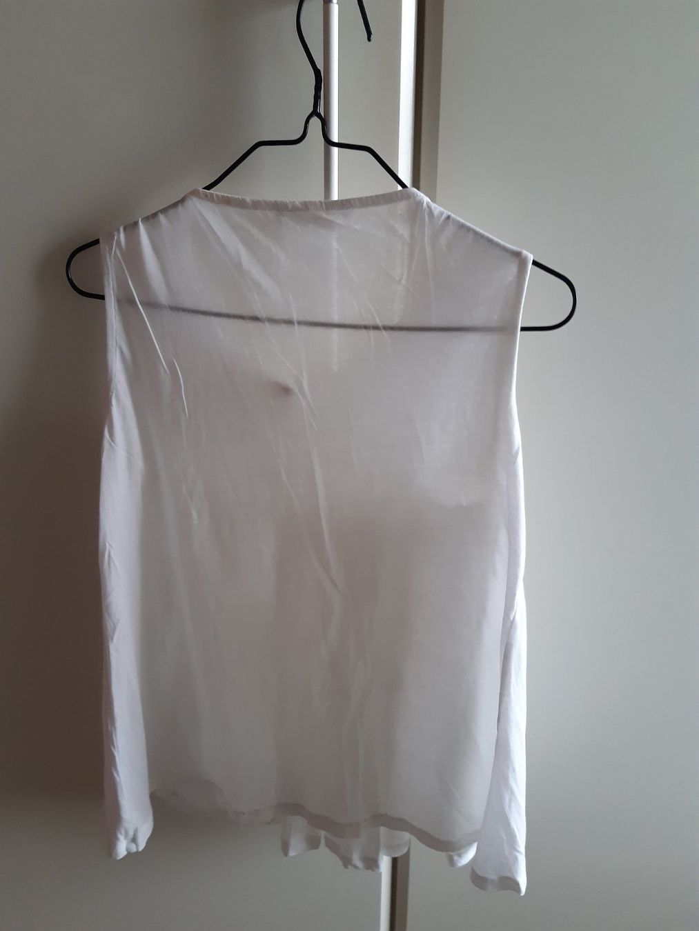 Stefanel Top: STEFANEL - débardeur blanc XS – Usato da Cressier - NE venduto da bloomydays 3