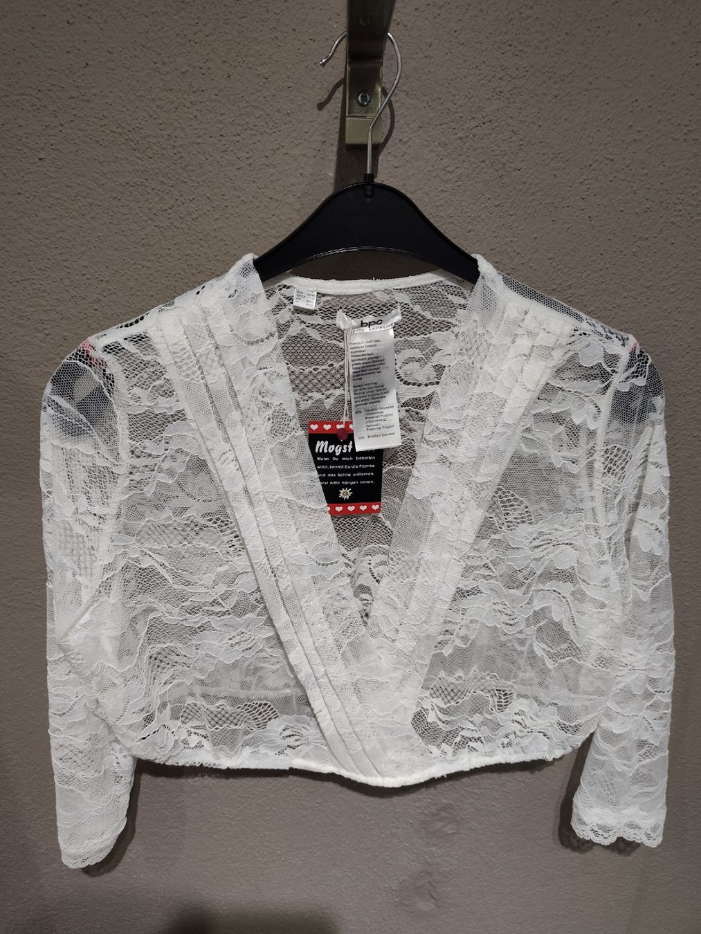 Camicette: Dirndlbluse Spitze, Gr.50/52 - NEU – Nuovo e nell'imballaggio originale da Dussnang venduto da Rosenfee50