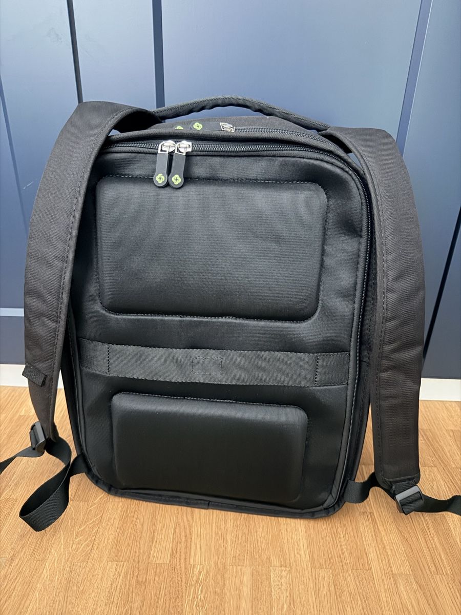 Samsonite Sacs à dos: Samsonite Securipack Backpack 17.3” Black – D'occasion à Thun par dar_fz6y 6