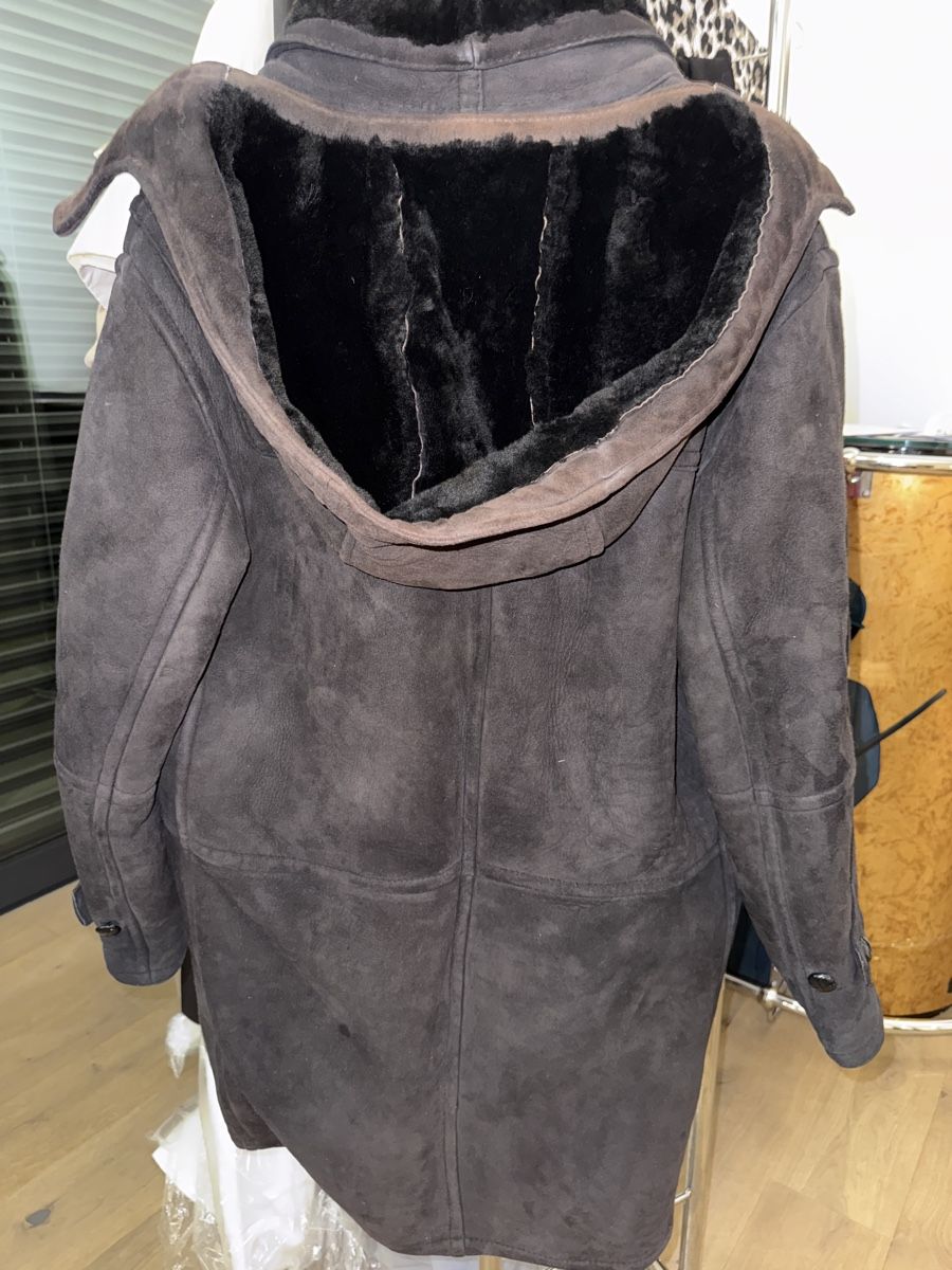 Cappotti: Suede Shearling Coat with Hood – Nuovo (secondo la descrizione) da Genève venduto da val_rp9x 2