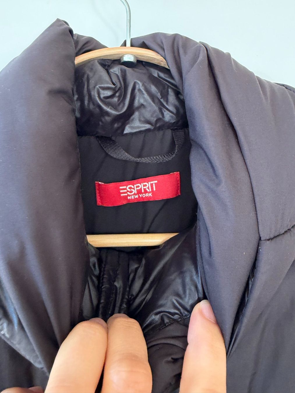 Esprit Cappotti: Esprit Steppmantel dunkel mit Kapuze, Gr. S – Usato da Neukirch an der Thur venduto da foundby. 4