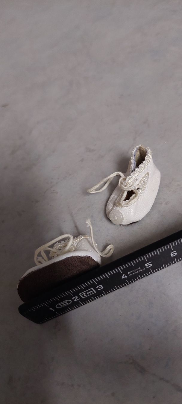 Bambole: 5Paar Puppenschuhe  – Usato da Muri AG venduto da nindo1 5
