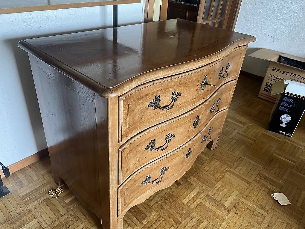 Cassettiere:  Belle commode ancienne en bois massif – Usato da Epalinges venduto da jpe_2twg 1