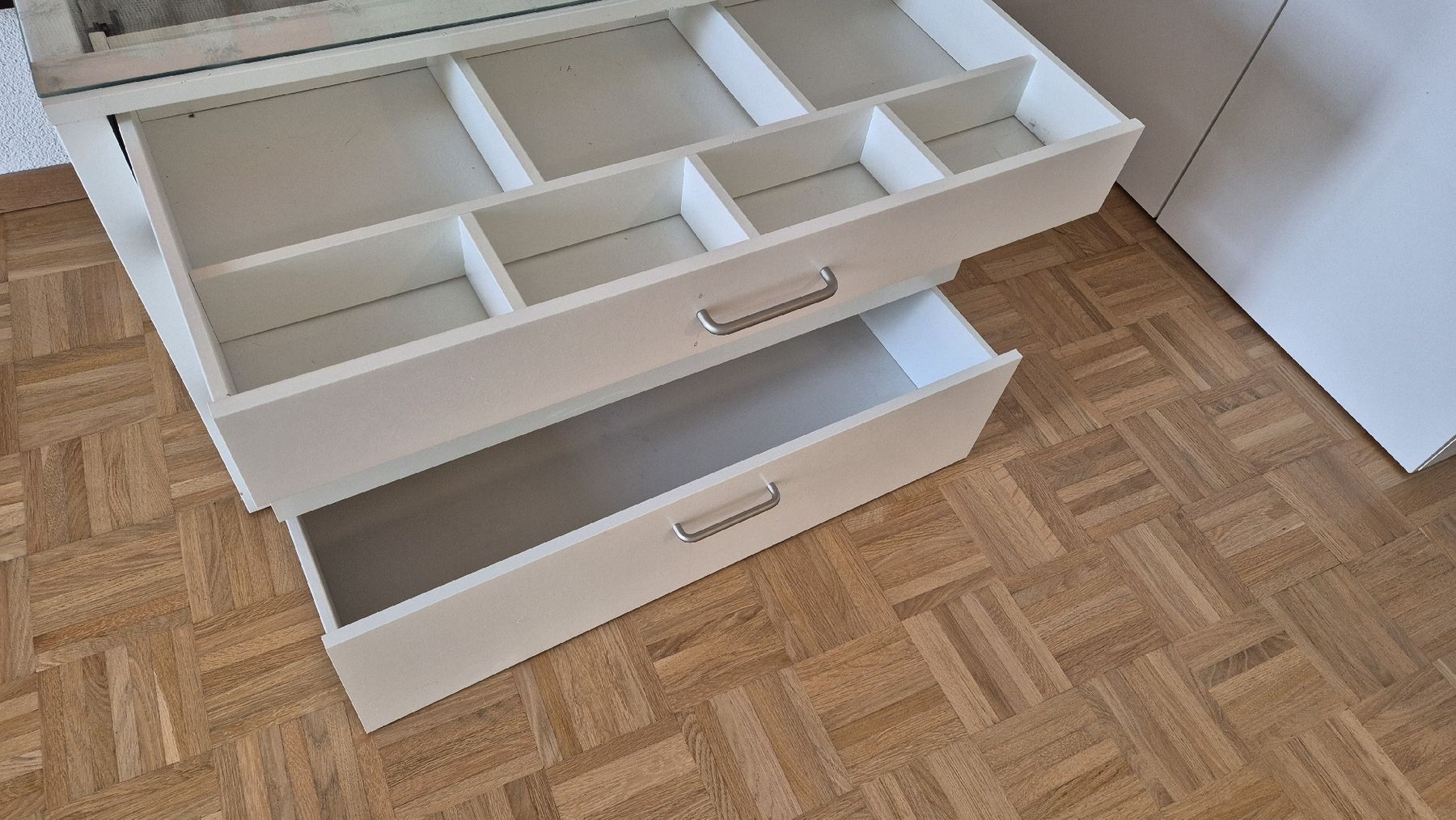 Ikea Cassettiere: IKEA PAX Kommode mit 3 Schubladen, Glasplatte weiss – Usato da Aathal-Seegräben venduto da heyiBims 1