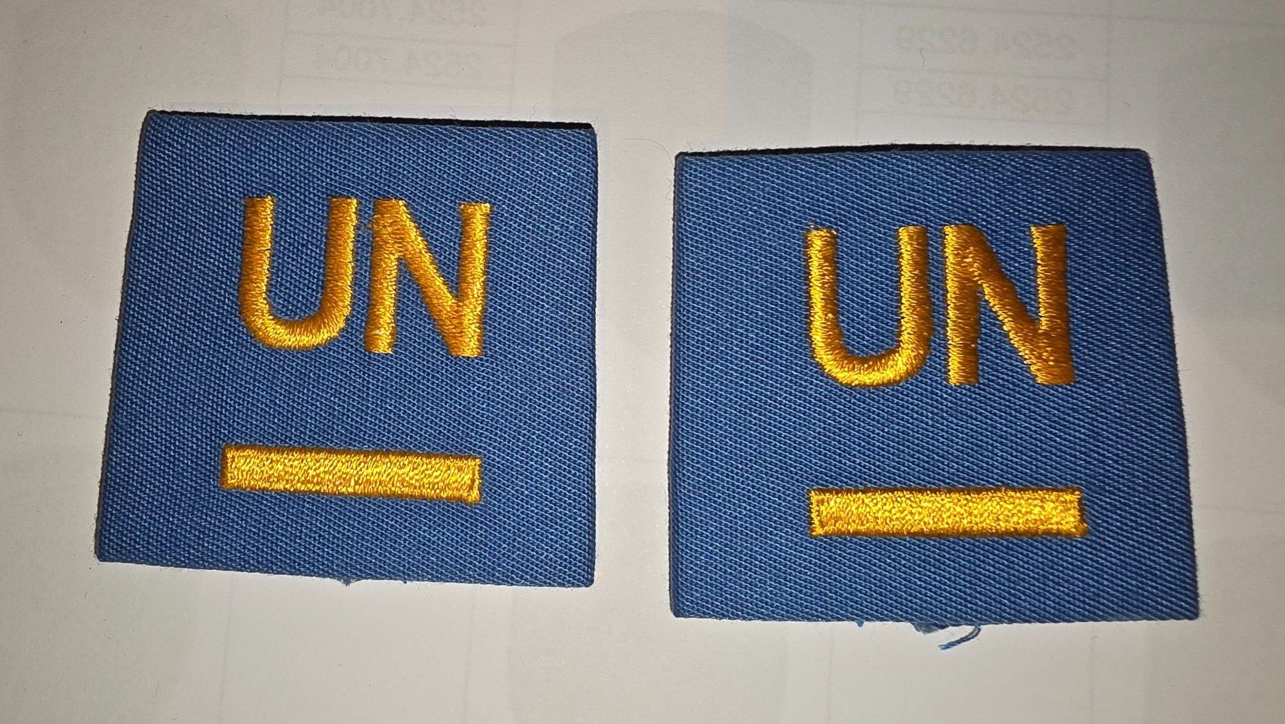 Armée suisse Plaquettes & Badges: UN Schulterabzeichen im Set. > Gefreiter – D'occasion à Obermumpf par oiskypoisky