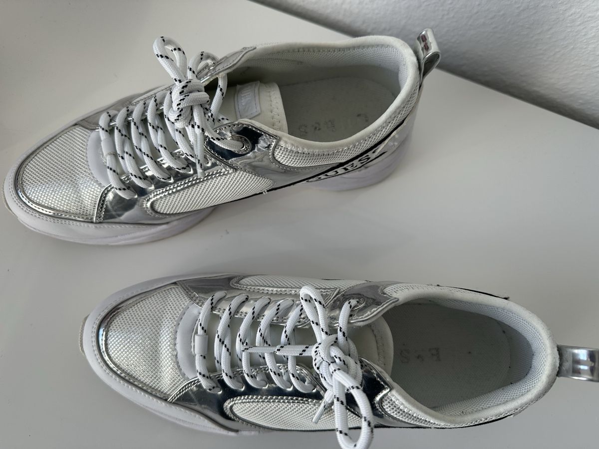 Guess Scarpe da donna: GUESS Sneakers Grösse 41 – Usato da Dietikon venduto da Eveline1974 1