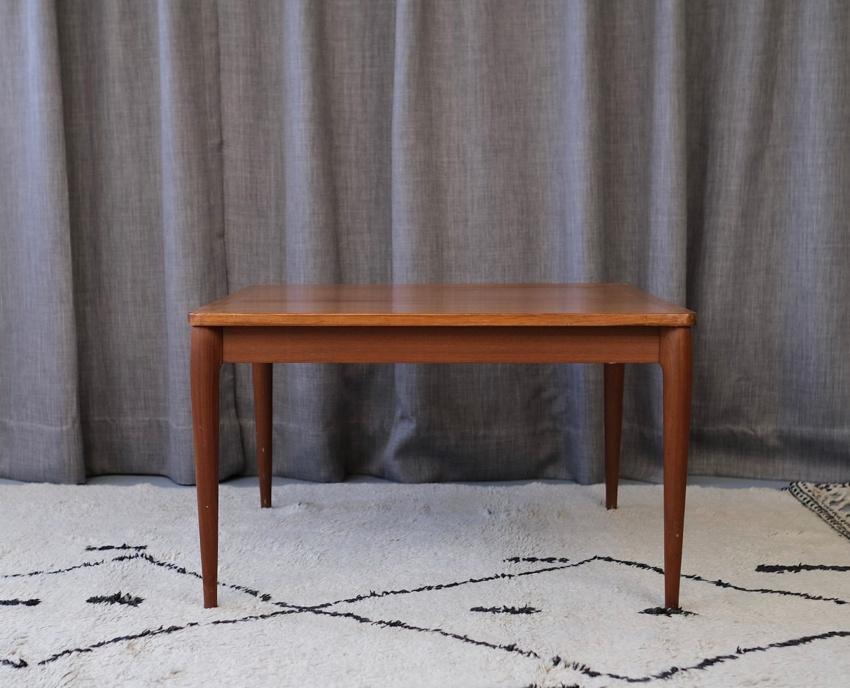 Tavoli: Mid Century Teak side Table, Denmark 1960,s – Usato da Bern venduto da Zmodern_VIN 5
