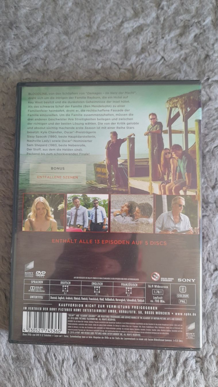 Tutti i DVDs: BLOODLINE   DIE ERSTE STAFFEL     DVD – Usato da Wetzikon ZH venduto da Ramones01 1