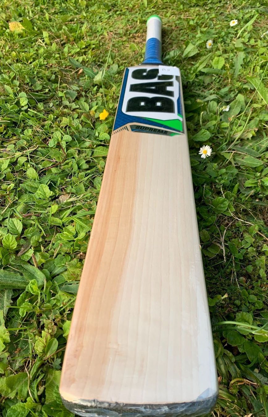 Articoli in legno: Cricket Bat BAS Vampire Supreme SH – Nuovo e nell'imballaggio originale da Luzern venduto da ronymamuni