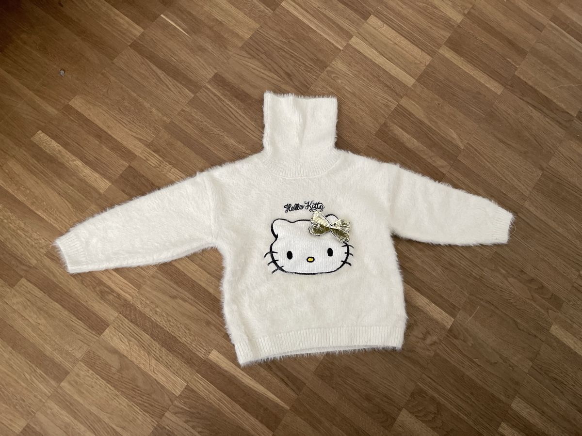 C&A Maglioni & Felpe: Hello Kitty Pullover weiss mit Rollkragen Grösse S – Nuovo (secondo la descrizione) da Bäch SZ venduto da marco0003