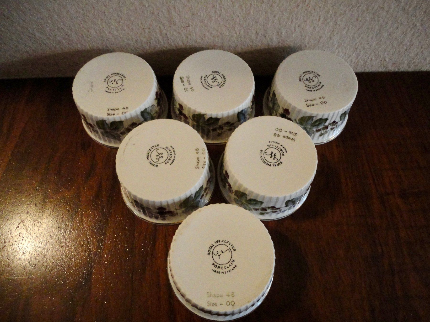 Teglie da forno: 6er Set Auflaufförmchen/Soufflé-Förmchen mit Brombeermuster – Usato da wädenswil venduto da niki20 3