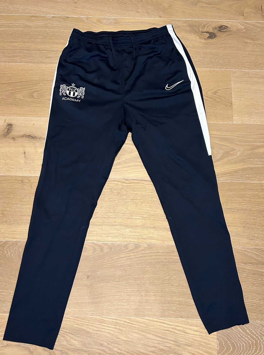 Nike Pantaloni: FCZ Hosen – Usato da Uerikon venduto da Petersli