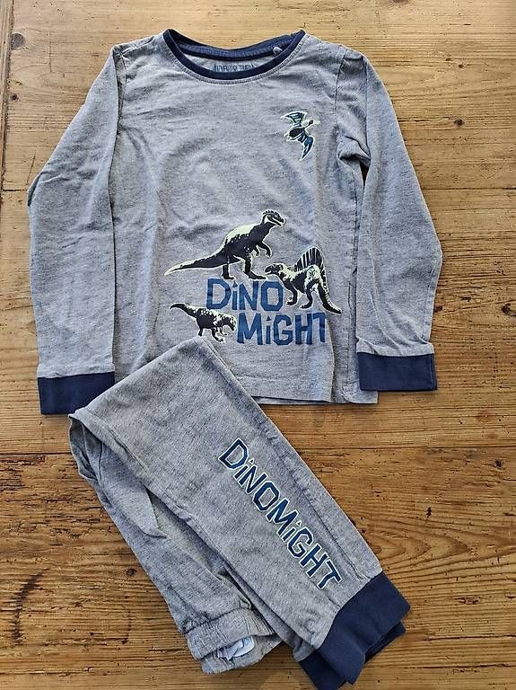 Lotti & Set di vestiti: Jungen Paket Gr. 122-128 – Usato da Männedorf venduto da Einhornmama 1