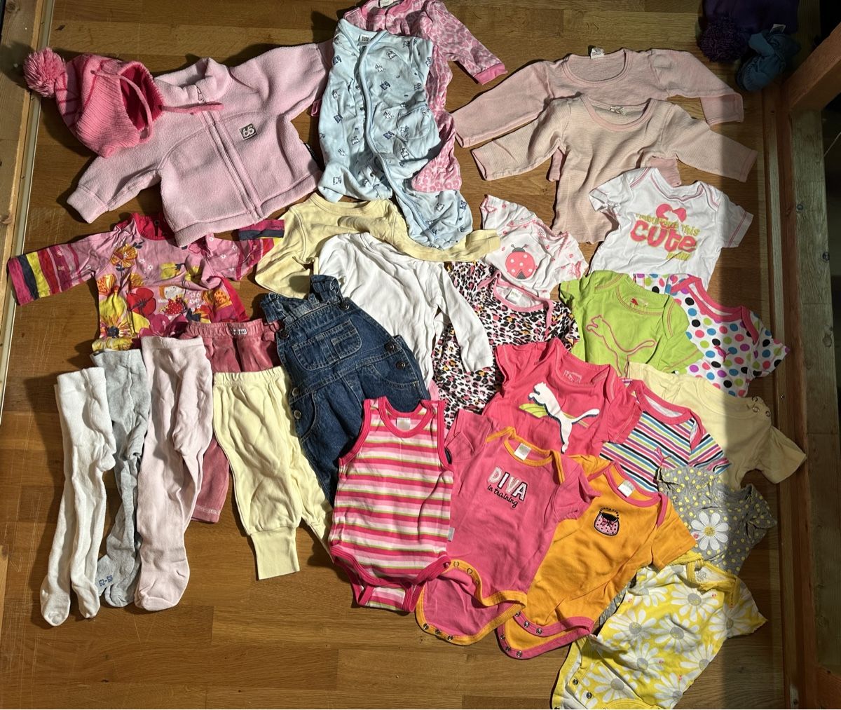 Lotti & Set di vestiti: Babykleider Gr. 62/68 – Usato da Zürich venduto da Fuxion