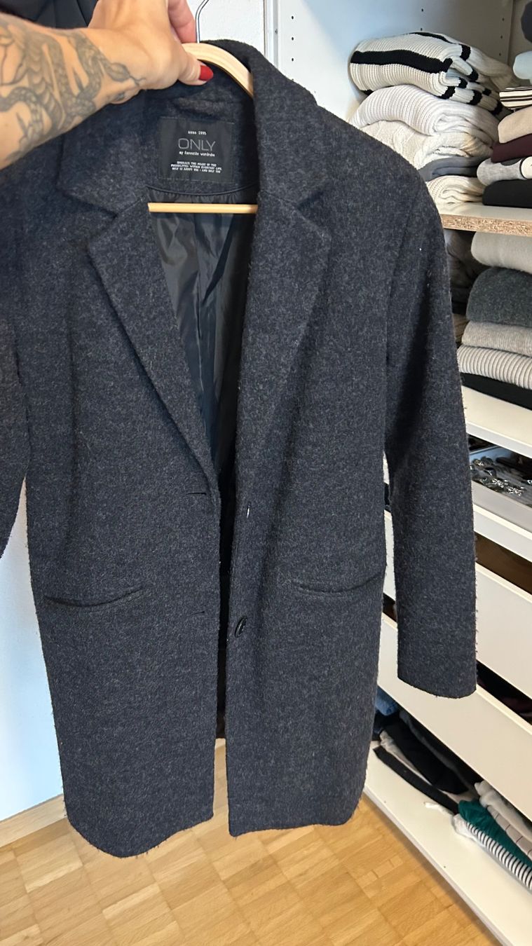 H&M Manteaux: Herbst Mantel Grau – D'occasion à Thun par SelinaW1995 9