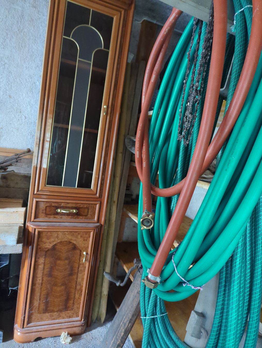 Vetrine: antike Vitrine, Holz, mit Glastüren – Usato da Hedingen venduto da Lillalil