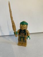 LEGO Minifigur stellt Lloyd Garmadon in seiner goldenen Ninj