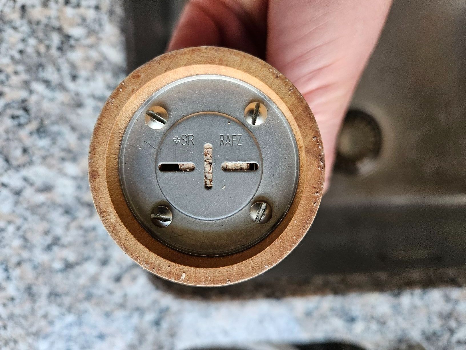 Elettrodomestici da cucina: Schweizer Muskatmühle, Ulmenholz – Usato da Rüti ZH venduto da Moli8 1