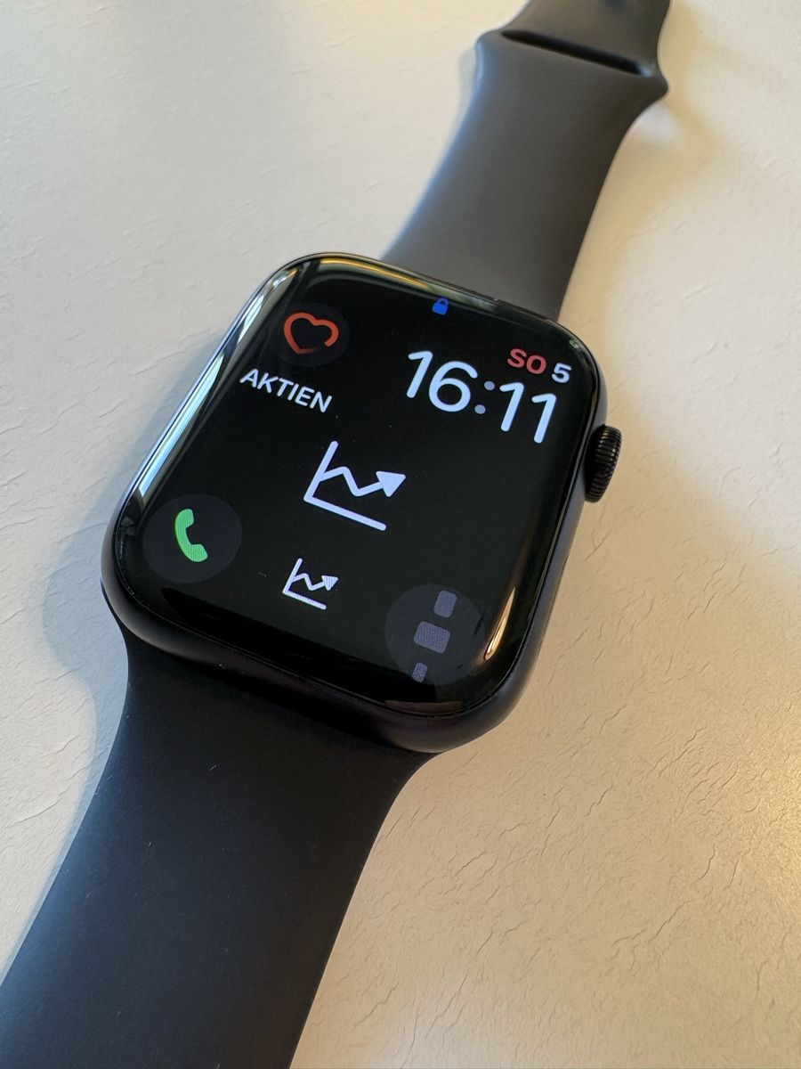 Apple Smartwatch: Apple Watch Series 8 45mm Wifi+Cellular – Usato da Dielsdorf venduto da rlx_geek 3