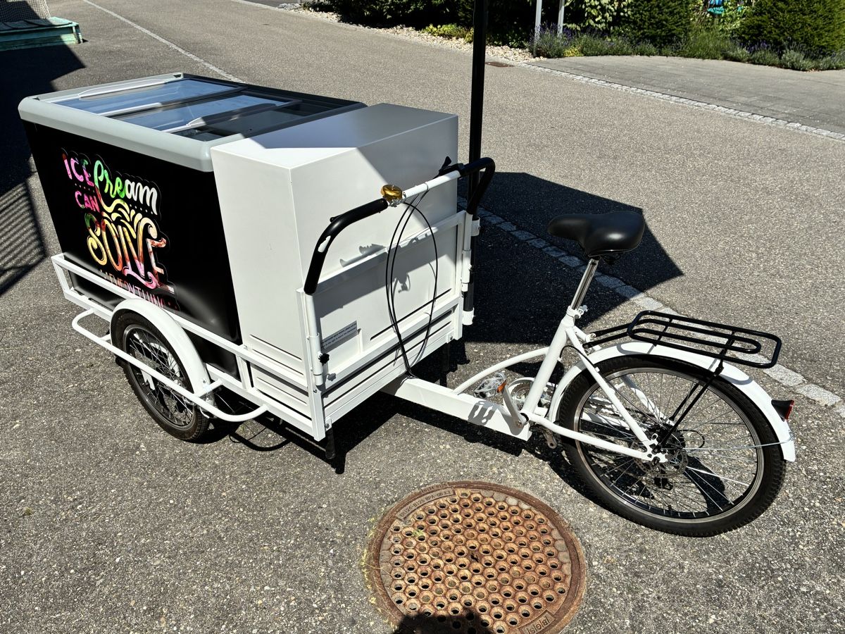Vélos: Glacevelo, Eisfahrrad mit Sonnenschirm – D'occasion à Langenthal par pflirx 2
