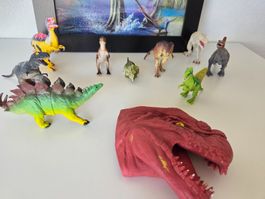 Gerahmtes Poster "Amazing World of Dinosaurs" mit 11 Dinos