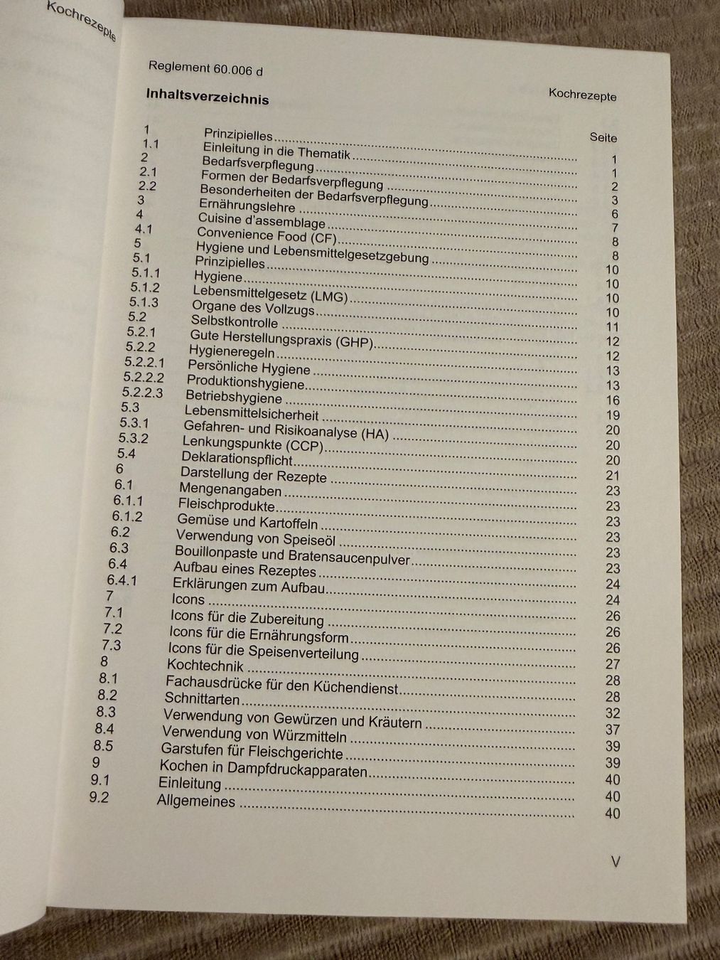 Libri: Kochbuch der Schweizer Armee – Nuovo (secondo la descrizione) da Brütten venduto da Hst1 1
