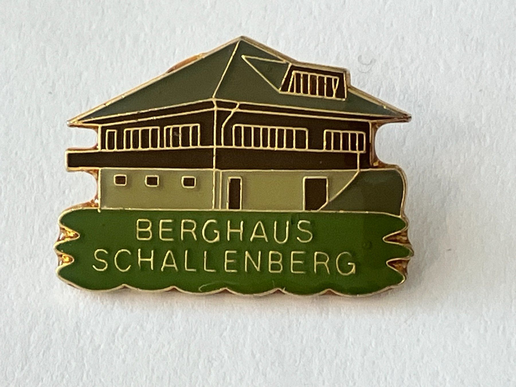 Placchette & Badge: 1 Pin Berghaus Schallenberg – Usato da Basel venduto da djwwpp