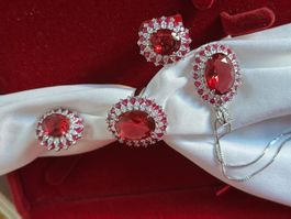 Parure élégante: Collier, bague ajustable et boucles d'oreil