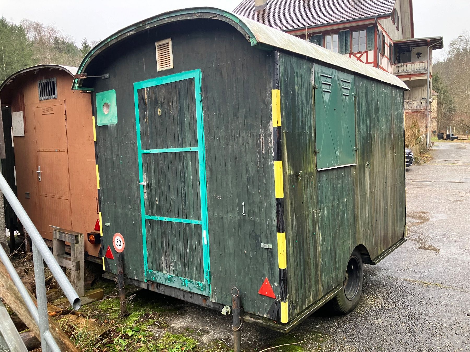 Niederberger Anhänger: Manschaftswagen / Bauwagen Nr 2 – Defekt aus Hirzel von