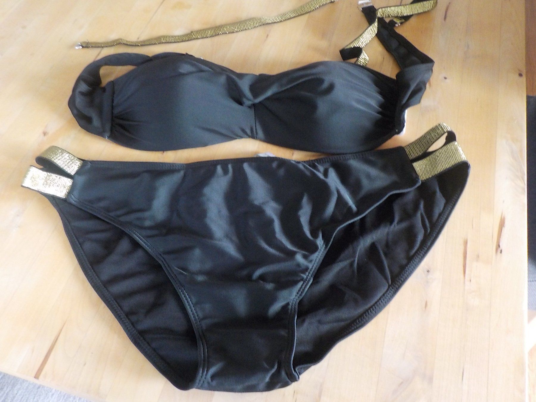 Costumi da bagno & Bikini: Bikini fabrikneu – Nuovo e nell'imballaggio originale da Montlingen venduto da Tasti 2