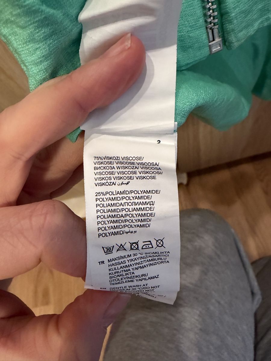 Top: mint green crop top - Size 34 – Usato da Horgen venduto da Elizhadz 4
