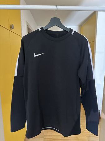 Nike Sportswear Oberteil Grösse M