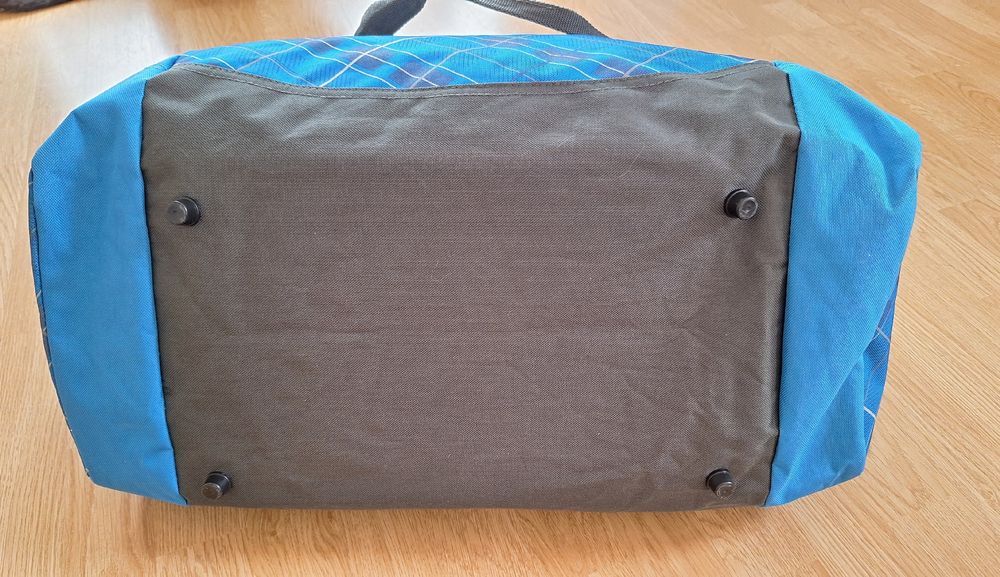 Borse: Sporttasche Reisetasche mit blauem Karomuster – Usato da Lützelflüh-Goldb venduto da bli_f2v9 2