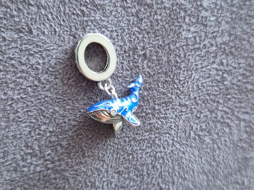 Anhänger: Silber Charm Wal leuchtend+Garantie – Neu (gemäss Beschreibung) aus Rotkreuz von Carbone_Bijou-Shop