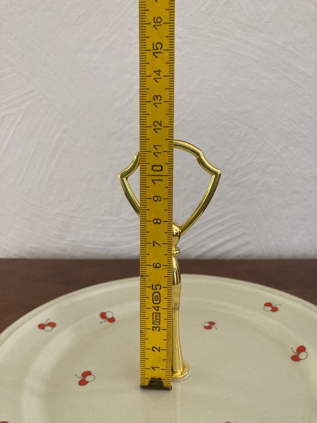 Rosenthal Piatti: ETAGERE MIT ROSENTHAL TELLER – Usato da Subingen venduto da Etageren 7