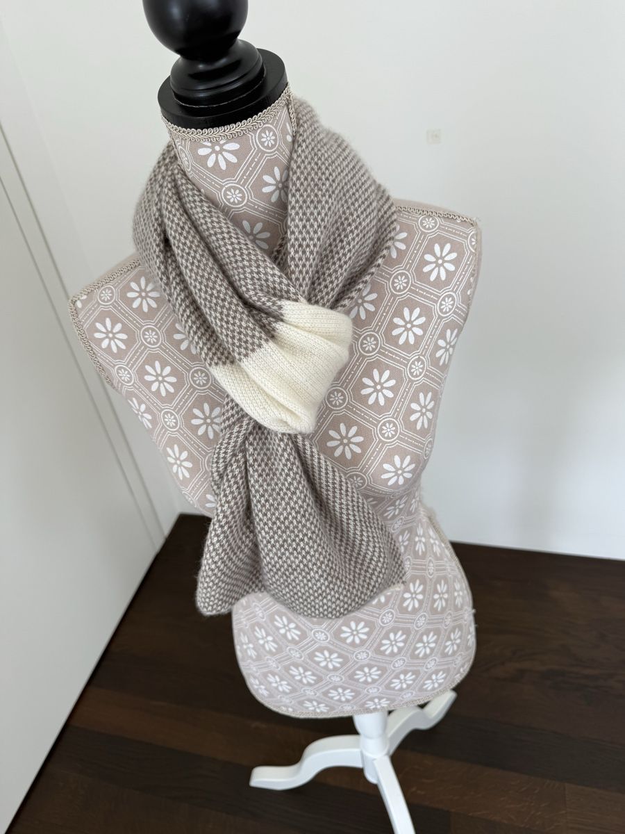 Foulard & Sciarpe: Riviera Schal – Usato da Balzers venduto da Lissi57 6