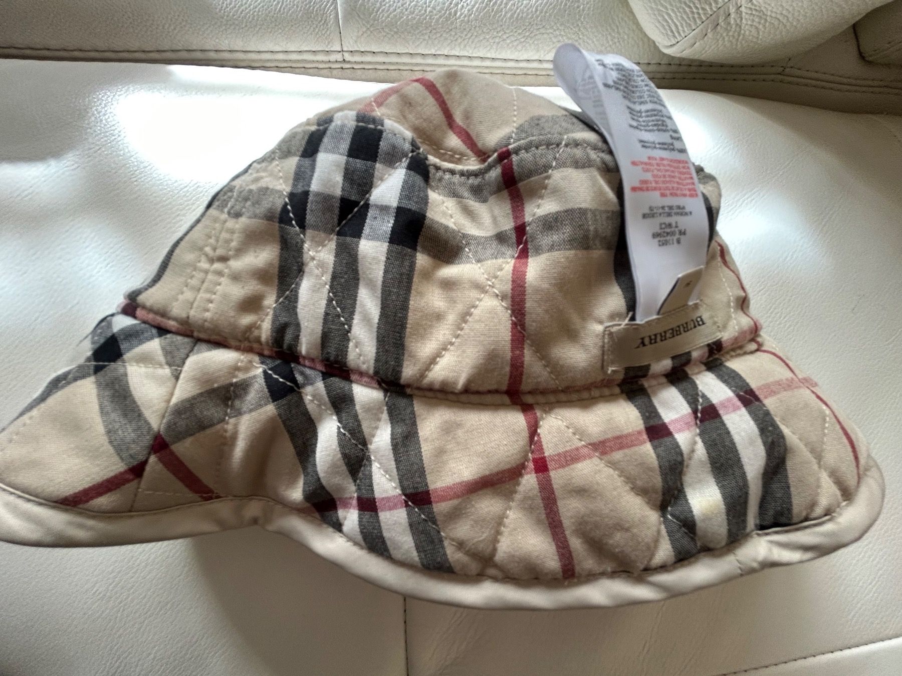 Burberry Hüte, Mützen & Caps: Burberry – Neu (gemäss Beschreibung) aus Pully von Kalissa 1