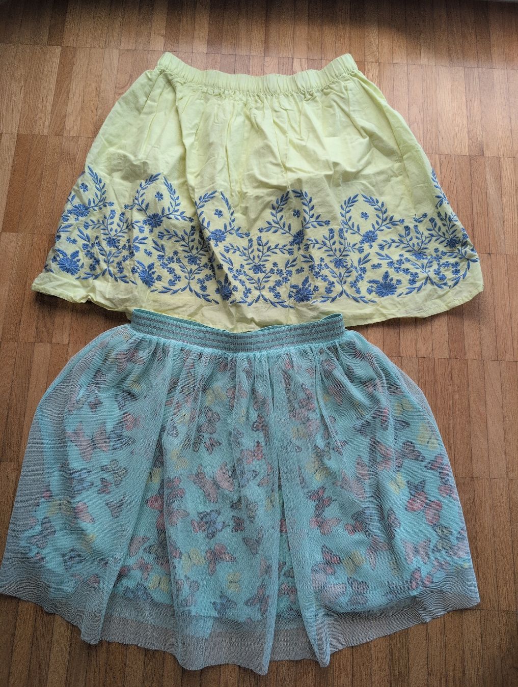 Lotti & Set di vestiti: 2 Kinder Röcke Grösse 146 gebraucht – Usato da Schwerzenbach venduto da _charme_